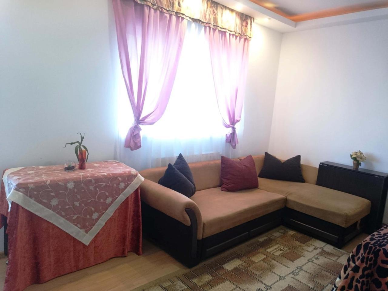 Rustic & Romantic Apartment Brasov Luaran gambar